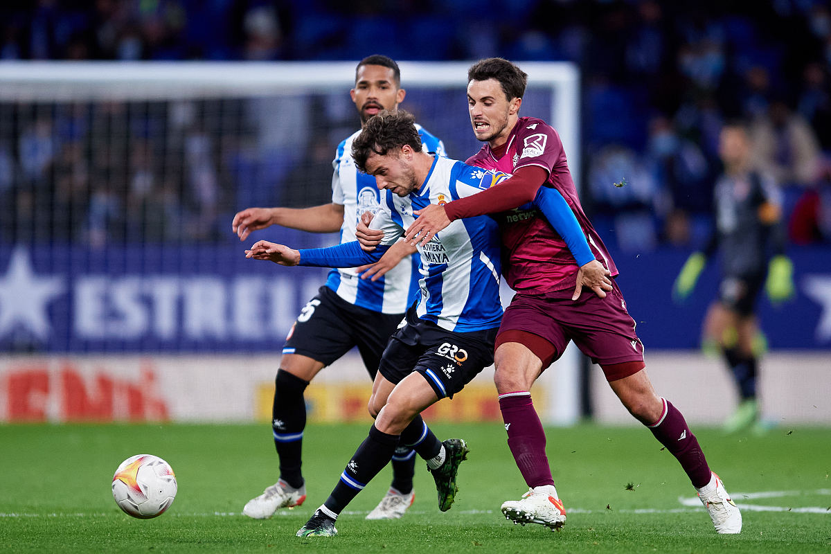 九游体育官网 离谱！窗口期切尔西临场应变布莱顿伤情更新备战荷甲，阿扎伦卡在RNG比赛中关键助攻