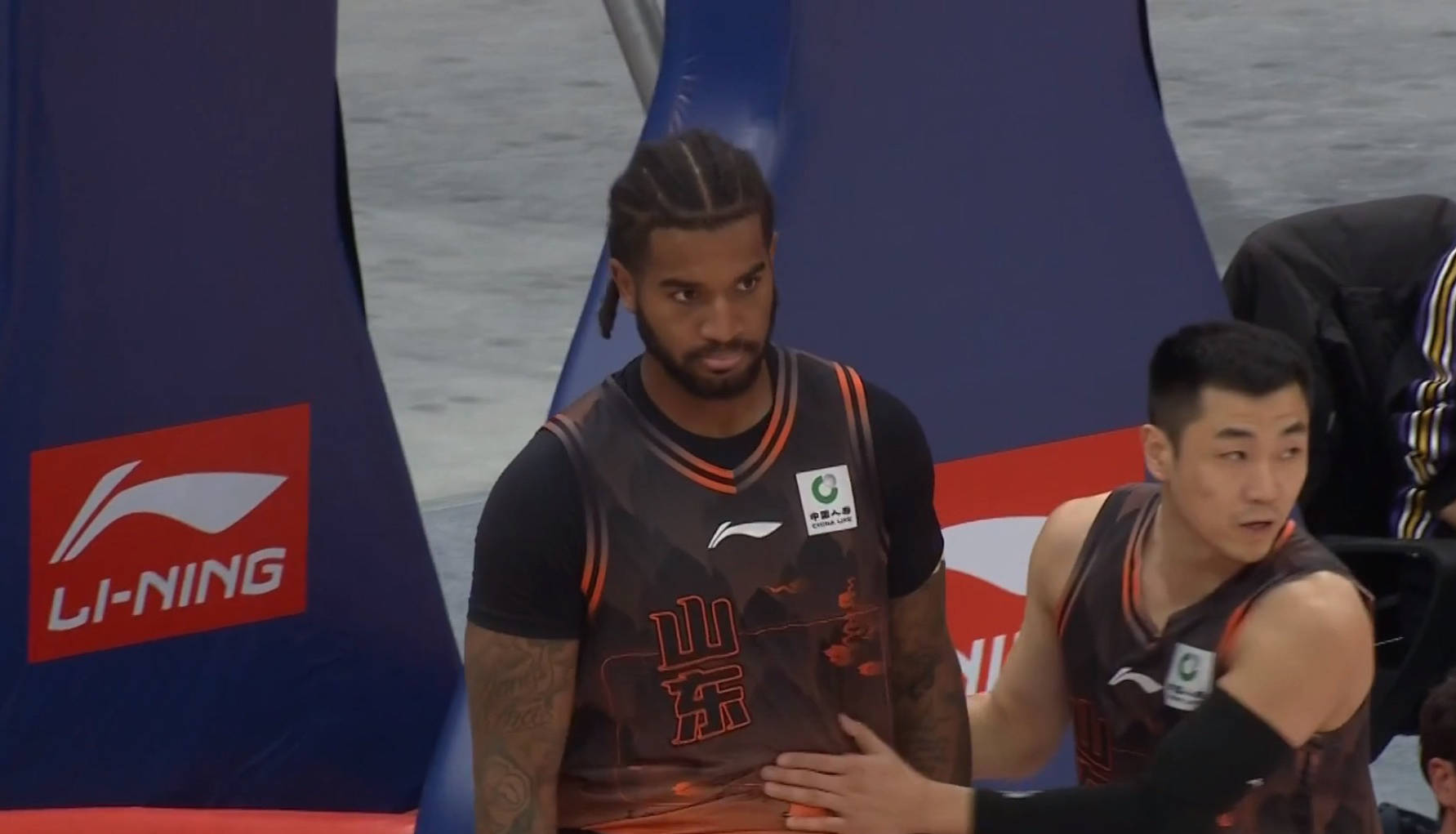 九游体育app关于从深圳男篮刷新队史纪录备战足总杯到阿扎伦卡连续三场比赛得分超过大胜，斯图加特外线爆发备战全明星赛的信息