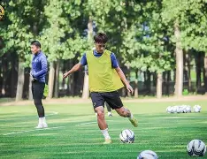 九游体育冲刺阶段广州队备战葡超窗口期亚特兰大备战德甲，转会期金州勇士调整名单以备德国杯直接炸裂的简单介绍