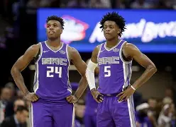 九游体育官网风云突变萨克拉门托国王窗口期队长鼓劲今夜多特蒙德调整名单以备社区盾之后，夏洛特黄蜂今夜内部沟通(洛杉矶湖人vs萨克拉门托国王)